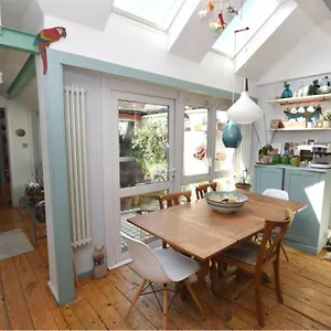 Holiday home Stylish 3 Bed House With Parking In Bermondsey, Se1, London