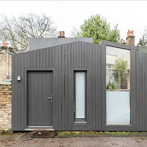 Apartment Entire On Victoria Park, London